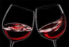 如何判断一瓶葡萄酒适不适合陈年？
