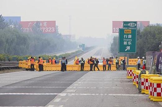 查高速是否封路怎么查(高速公路是否封道,在哪里查)