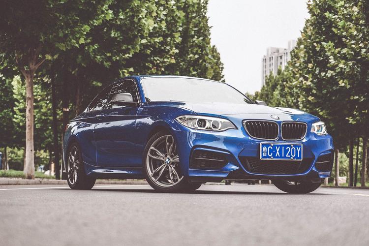 试驾宝马m240i(全新BMW M250i双门轿跑车)